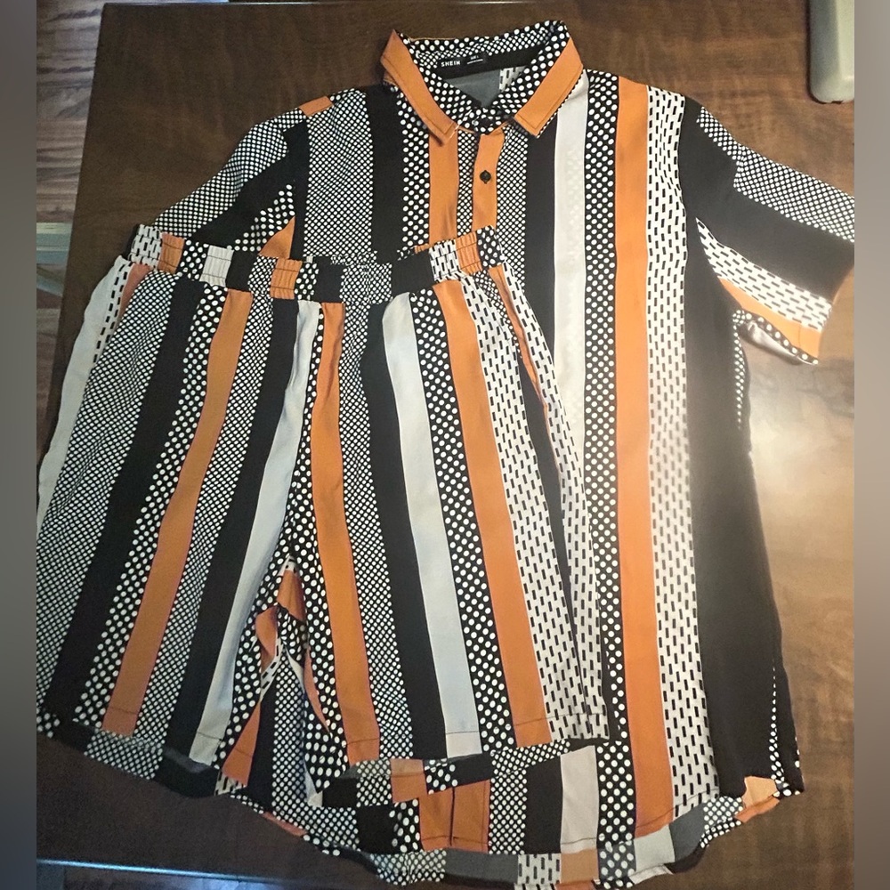 Shein Men’s Co-Ord Button Up and Short Set - Picture 2 of 5